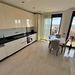 Sa Apartments! Luxury 2bd Duplex * 阿拉尼亚